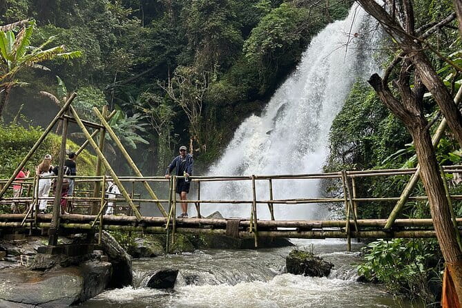 ChiangMai 1DayTour:Elephant Sanctuary,king&queen pagoda,waterfall - Two waterfalls and a closer look at local wildlife