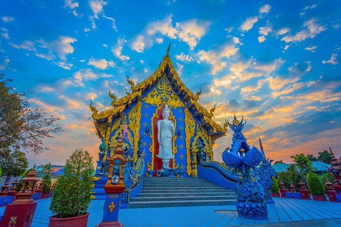 Chiangmai to White Temple, Blue Temple & Black museum - White Temple turns a sacred site into modern art