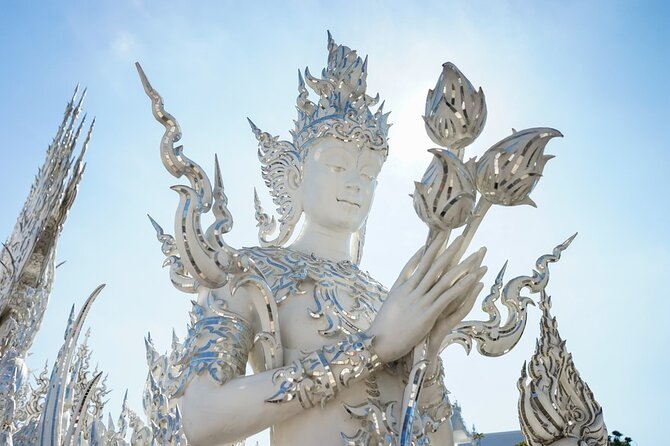 Chiangmai to White Temple, Blue Temple & Black museum - What the $58.43 price really buys you