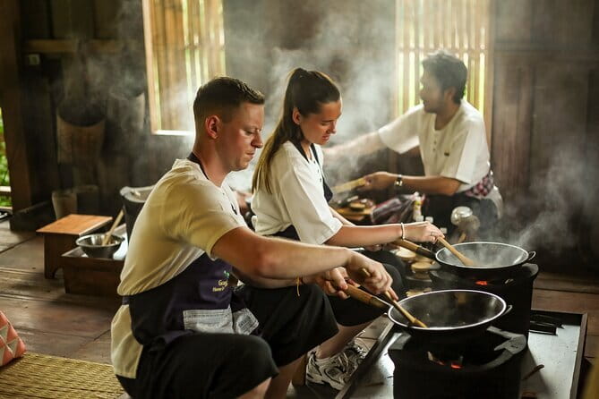Cook Local Northern Thai Food in Traditional House - 9:00 a.m. pickup and the trip to the market
