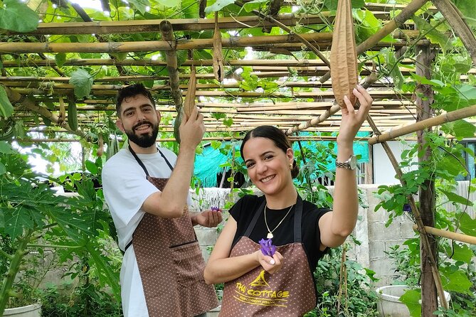 Cooking class in organic garden and local market tour ThaiCottage - Pickup from central Chiang Mai