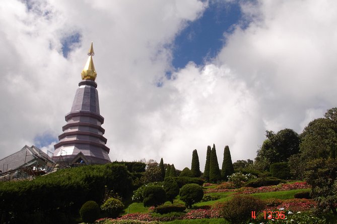 Doi Inthanon National park and 2 hours hiking with private tour - Pha Dok Siew connects forest, water, and farmland