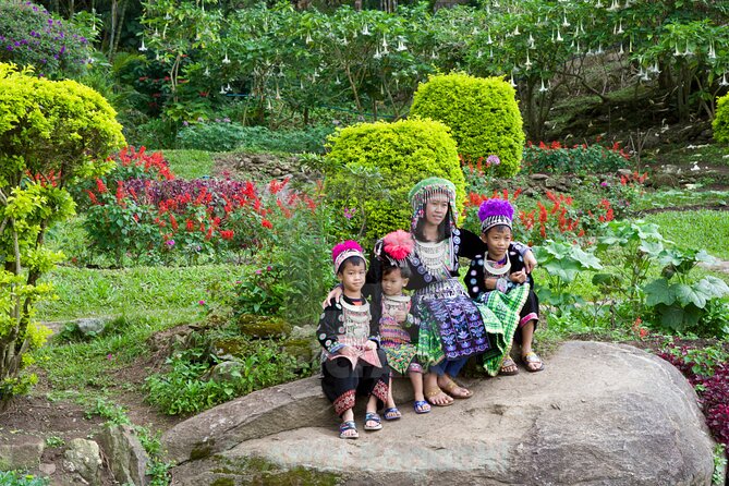 Doi Suthep and Hmong Hilltribe Half Day Tour in Chiang Mai - Group size, guides, and the risk of a rushed schedule