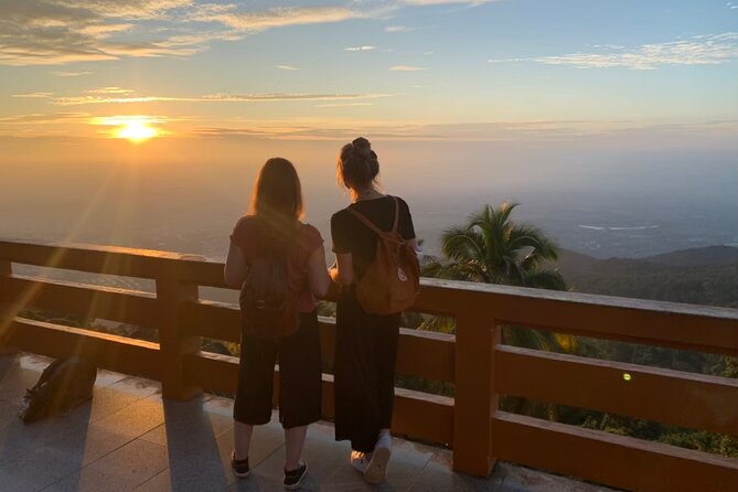 Doi Suthep and Wat Pha Lat Sunrise Private Tour – Half Day - Who should book this sunrise temple tour