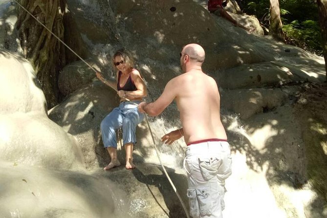 Doi Suthep Temple and Bau Thong Waterfalls Private Tour - Bua Thong Waterfalls: The Day’s Most Playful Stop