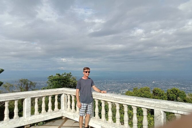Doi Suthep Temple Tour by Local Red Car 3 Hour Adventure - Timing, rain, and practical comfort