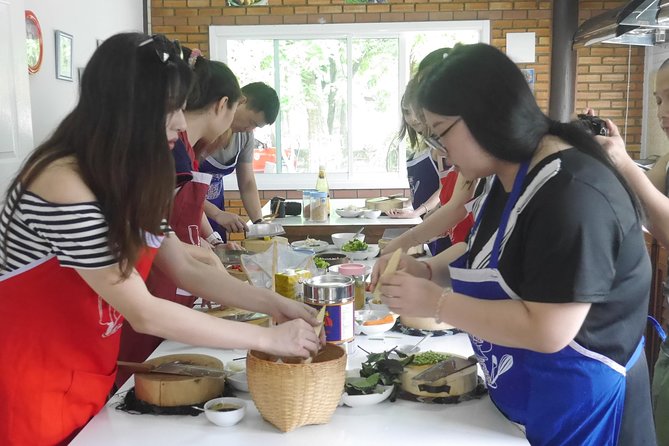 Evening Cooking Class - Sitting down to eat what you made