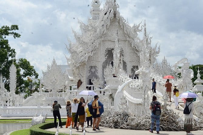 Exclusive Northern Thailand Tours - Wat Rong Seur Ten and its blue interior