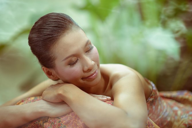 Fah Lanna Traveler's Retreat Spa Package in Chiang Mai - Traditional Thai massage brings movement into the session