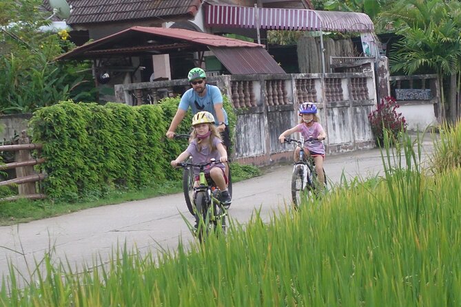 FIELDS OF GOLD Mountain Biking Tour Chiang Mai - Coffee at the trailhead
