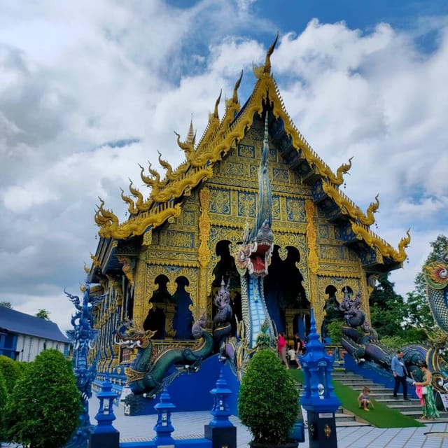 From Chiang Mai: Day Trip Chiang Rai White, Blue, Red Temple - The early pickup and road to Chiang Rai