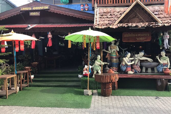 Go where the locals go, Eat what the locals eat! Food Tour with Local Foodies - Warorot Market at 4pm