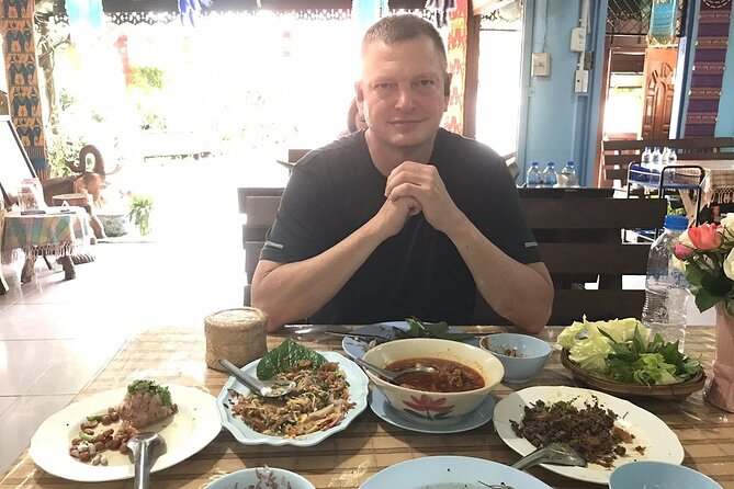 Go where the locals go, Eat what the locals eat! Food Tour with Local Foodies - Temples, tuk-tuks, and a sweet finish