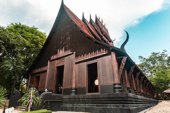 Golden Triangle, White, Black, Blue Temple Full Day Tour From Chiang Mai - Why this Chiang Rai day trip appeals to me
