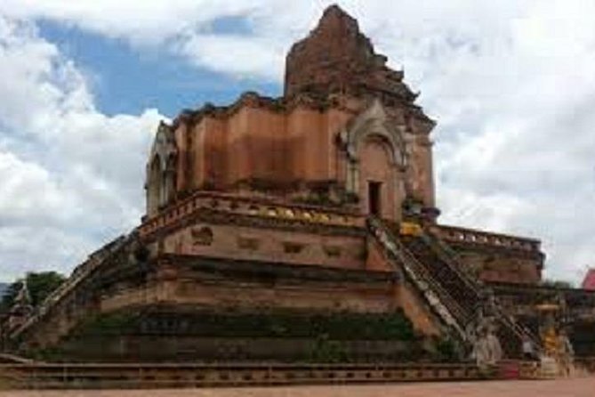 Half day Best of Chiang Mai City by Tuk-Tuk Private tours - The Three Kings Monument and Chiang Mai’s civic heart