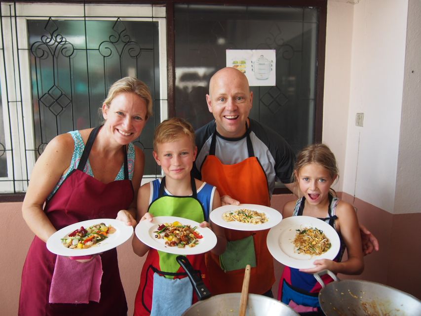 Half-Day Cooking Class with Market Tour - Eating each course while it is fresh