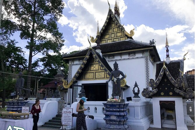 Half day Doi Suthep Temple and city temples (Private tour) - Why the private vehicle matters in Chiang Mai