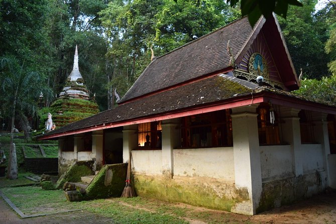 Half Day Doi Suthep Temple and short trekking on monk trail (Private Tour) - Who should book this Doi Suthep tour?