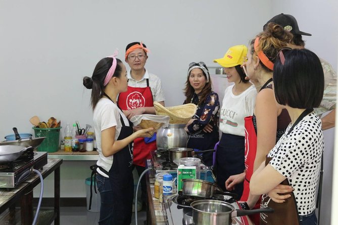 Half Day Morning Cooking Class with Market Tour in Chiang Mai - Timing, meeting point, and group size