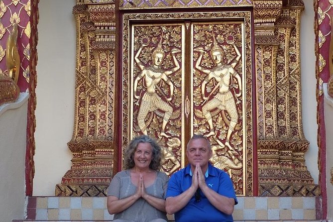 Half Day - Small Group - Doi Suthep Temple and Hmong Village Tour - The guides make the difference