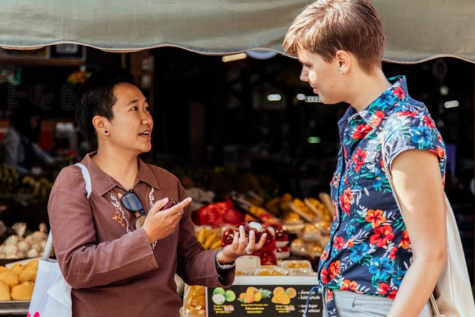 Highlights & Hidden Gems With Locals: Best of Chiang Mai Private Tour - Meeting your host near Tha Phae Gate
