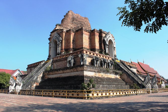 Iconic Half-Day Landmarks & Temples of Chiang Mai - The guide can make or break the experience