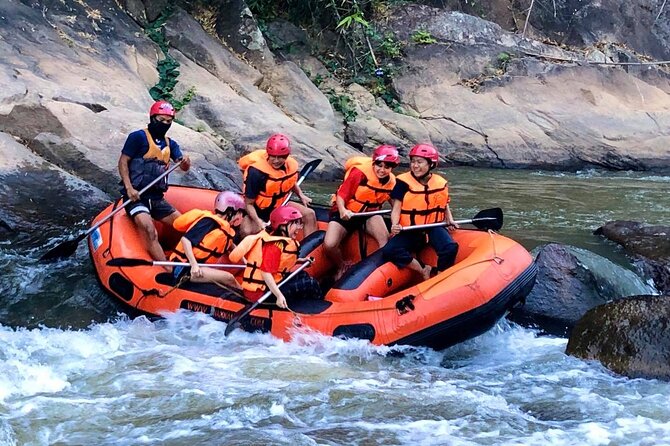 Khampan Rafting: White Water Rafting Guided Adventure in Chiang Mai - Lunch and the Phachee waterfall finish