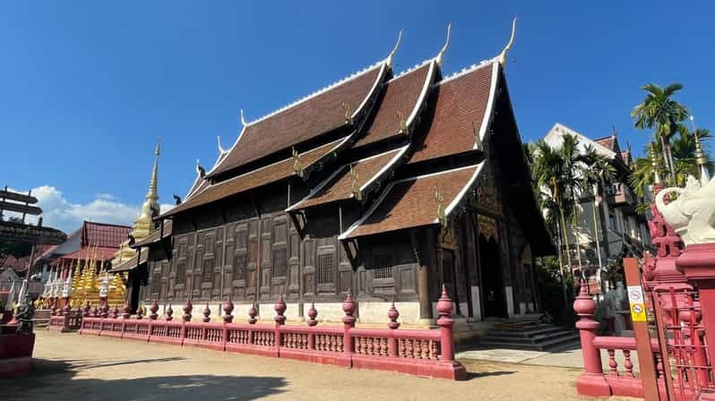 Lanna Heritage Walking Tour: A Journey Through History - Wat Chiang Man and the moat
