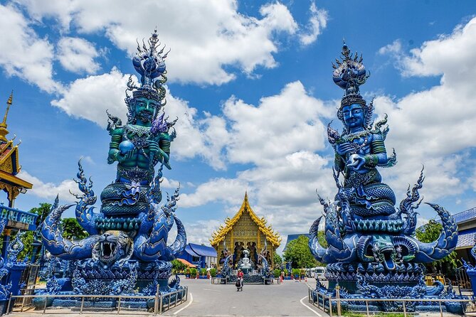 Long Neck Village, White & Blue Temple, Black House Day Tour From Chiang Mai - Group size, pickup, and practical comfort