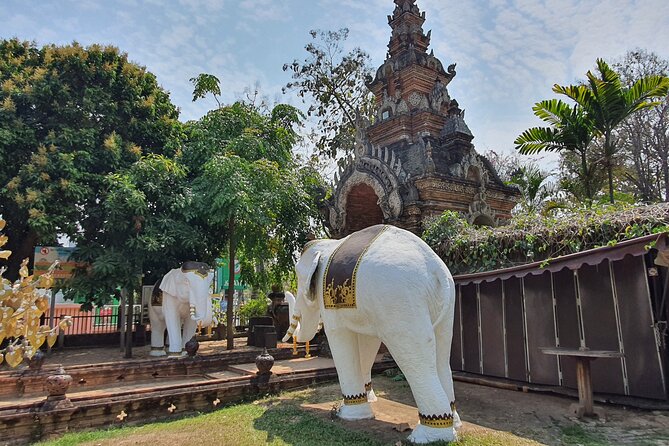 Mastering Chiang Mai Temples in Halfday - Visit 7 Temples - Wat Chiang Man, the oldest temple in town