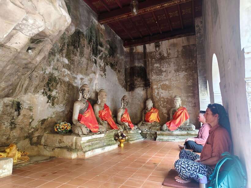 Monk trails hike, Wat Phalat, Monk chanting, Wat Doi Suthep. - Meditation and evening monk chanting