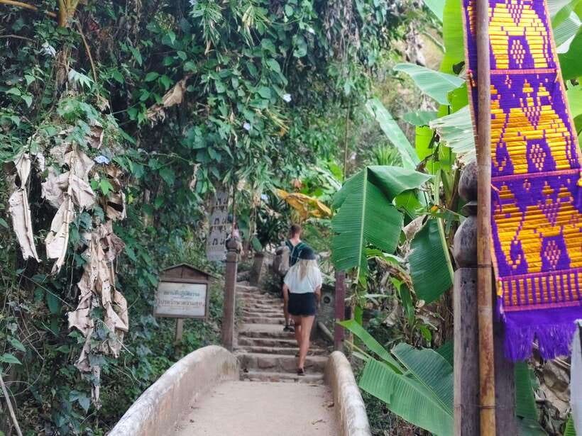 Monk trails hike, Wat Phalat, Monk chanting, Wat Doi Suthep. - What the $44 price covers