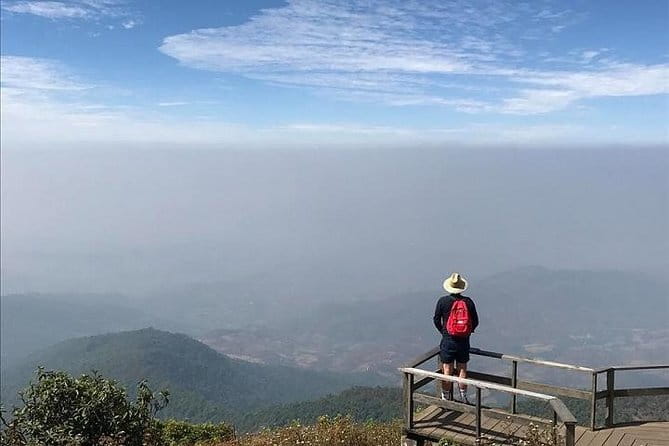 One day Doi Inthanon National Park & Trekking on Kew Mae Pan - Wachirathan Falls in a 20-minute stop