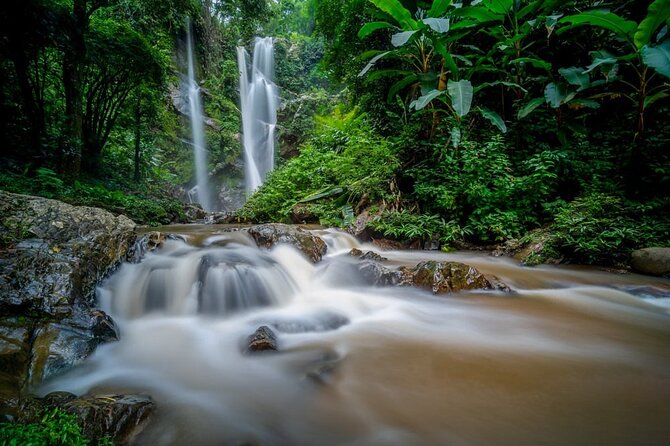 One day Doi Inthanon & Trekking at Pha Dok Siew - Wachirathan Waterfall and the power of mountain water