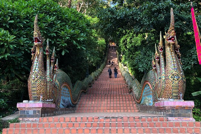 One Day Tour Doi Suthep Temple, Palad Temple, Orchid Farm, Longneck hill tribe village (Private tour) - Private transport changes the rhythm of the day