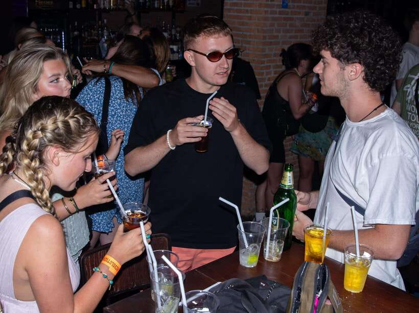 Pai Pub Crawl: The Best Nightlife in Town! - One hour at a local bar