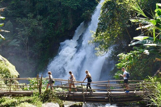 Private All-Inclusive Doi Inthanon & Pha Dok Siew Waterfall Tour - The Royal Twin Pagodas