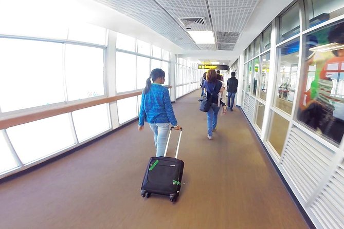 Private Arrival Transfer from Chiang Mai International Airport - Meeting your driver at Chiang Mai International Airport