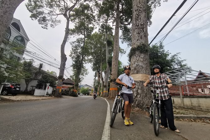 Private Chiang Mai Half-Day Bike Tour - Crossing into Chiang Mai Chinatown