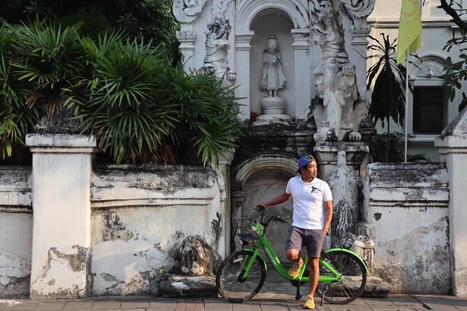 Private Chiang Mai Half-Day Bike Tour - Thapae Road and the old city gate