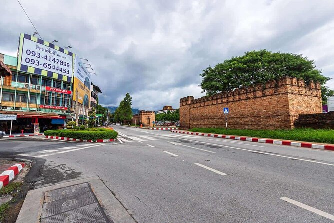 Private Chiang Mai Old City Half Day Tuk Tuk Tour - The Three Kings Monument in the heart of the Old City