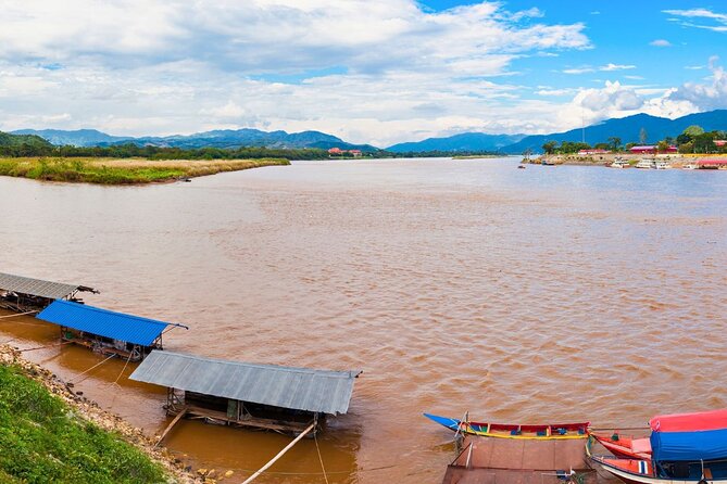 Private Chiang Rai Day Trip with Golden Triangle from Chiang Mai - Choui Fong Tea Plantation and the green hills