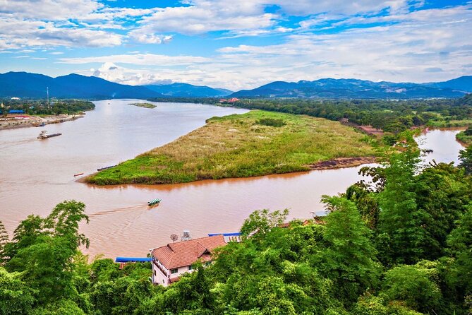 Private Chiang Rai Day Trip with Golden Triangle from Chiang Mai - Transport, breaks, and the true pace of the day