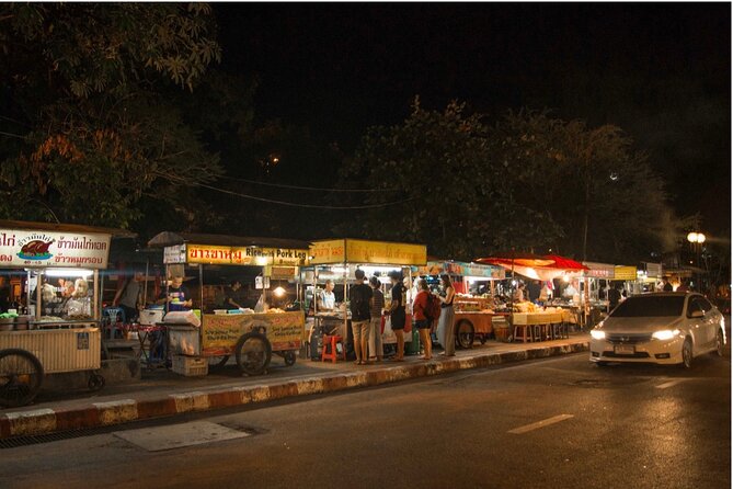 Private Half-Day Tour The Old Chiang Mai City With Street Foods - What the private format means for you