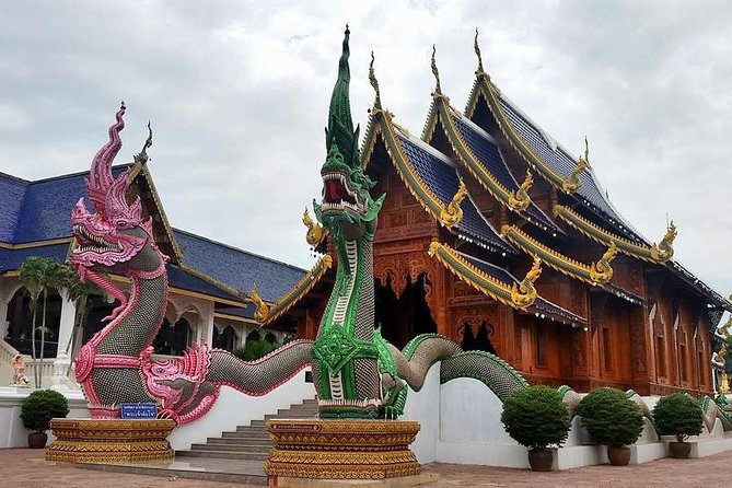 Private tour Chiang Dao cave ,Temples,Sticky waterfall - Why this Chiang Dao day works well