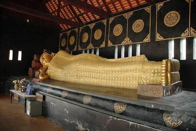 Private Tour: Chiang Mai City and Temples - Wat Suan Dok and the white memorial stupas