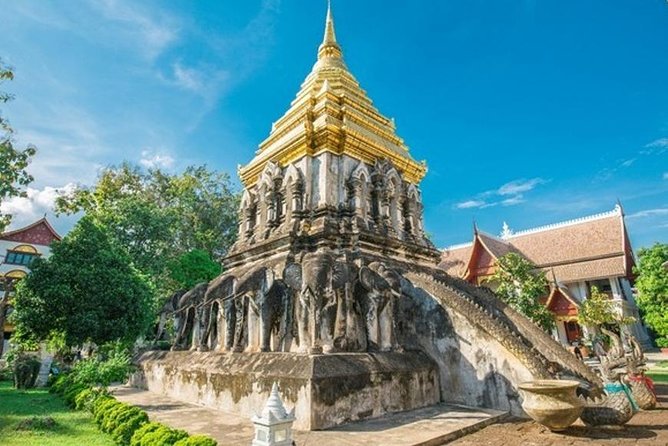 Private Tour: Chiang Mai City and Temples Tour in full Day Thailand - Starting with alms-giving in Chiang Mai