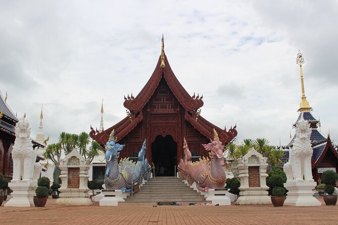 Private tour] Perfect day! Sticky waterfall + ChiangDao Cave + Wat BandenTemple - Chiang Dao Cave: scenery, shrine buildings, and a longer stop
