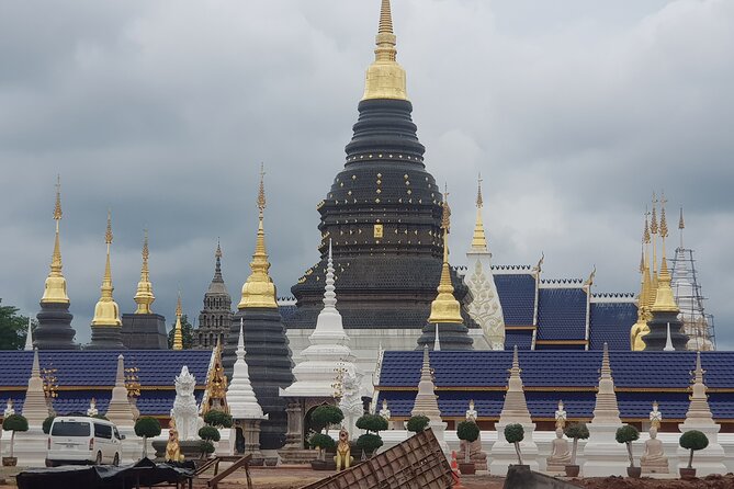 Private tour] Perfect day! Sticky waterfall + ChiangDao Cave + Wat BandenTemple - Who will enjoy this day most