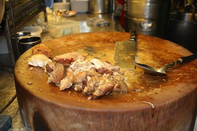 Small-Group Chiang Mai Evening Street Food Tour - Riding a songthaew through Chiang Mai